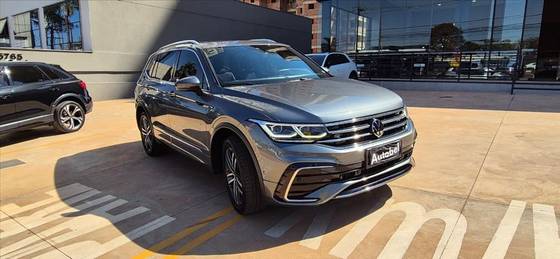 VOLKSWAGEN TIGUAN 2.0 300 TSI GASOLINA ALLSPACE R-LINE AUTOMÁTICO VOLKSWAGEN TIGUAN 2.0 300 TSI GASOLINA ALLSPACE R-LINE AUTOMÁTICO
